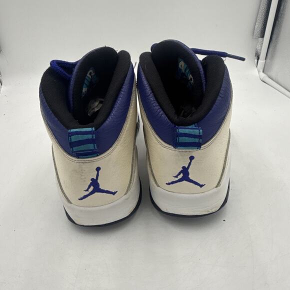 Athletic_Shoes